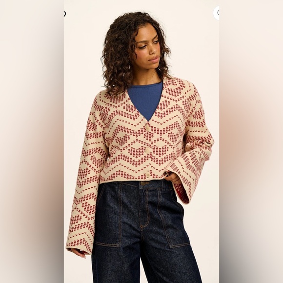 Lucy & Yak Sweaters - Lucy and Yak Robyn - V-Neck Cotton Cardigan in Heart Argyle